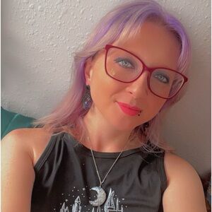 Meet your Posher, Ashli